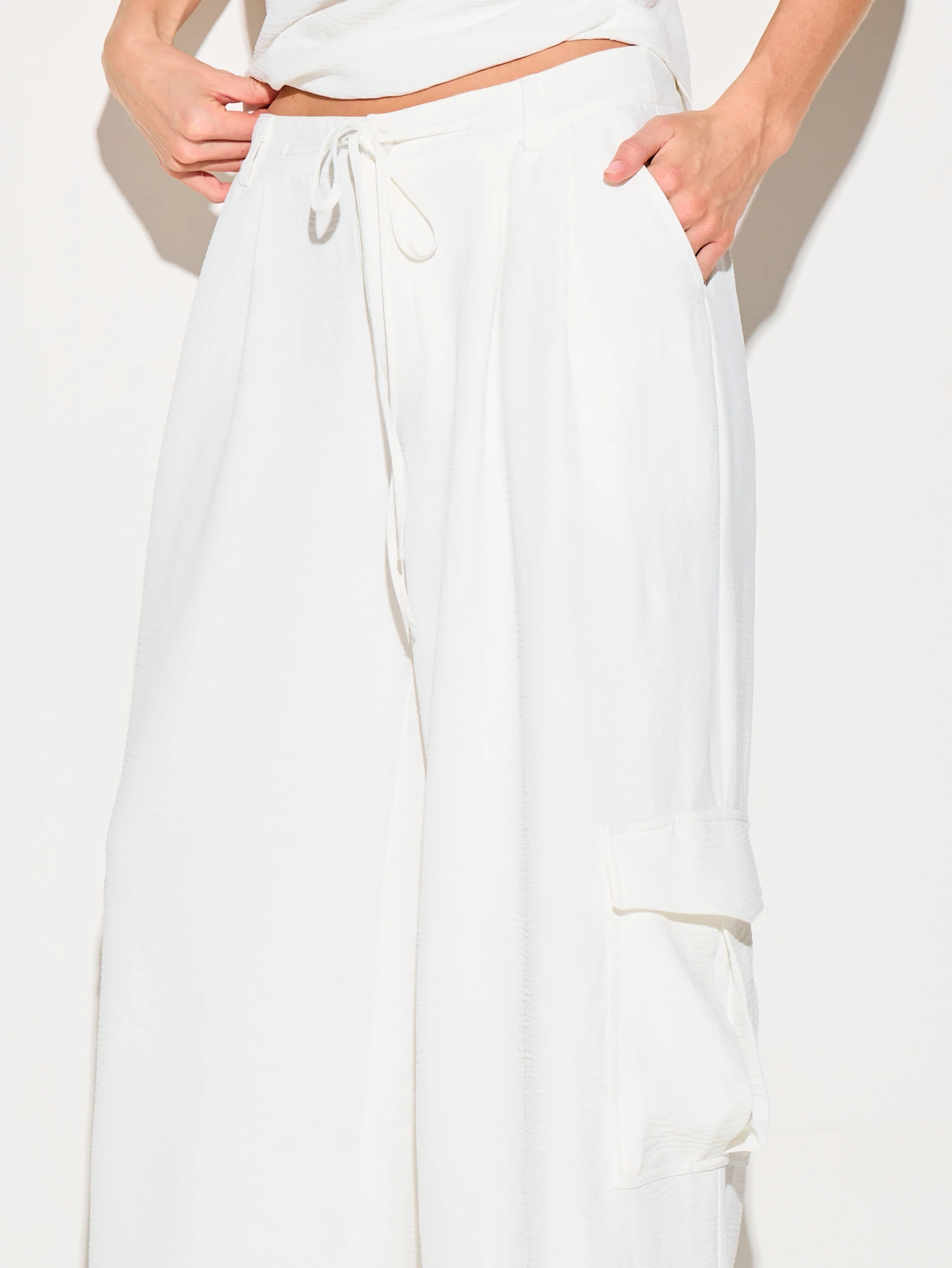 KIZN Calças cargo de perna larga com toque de linho branco