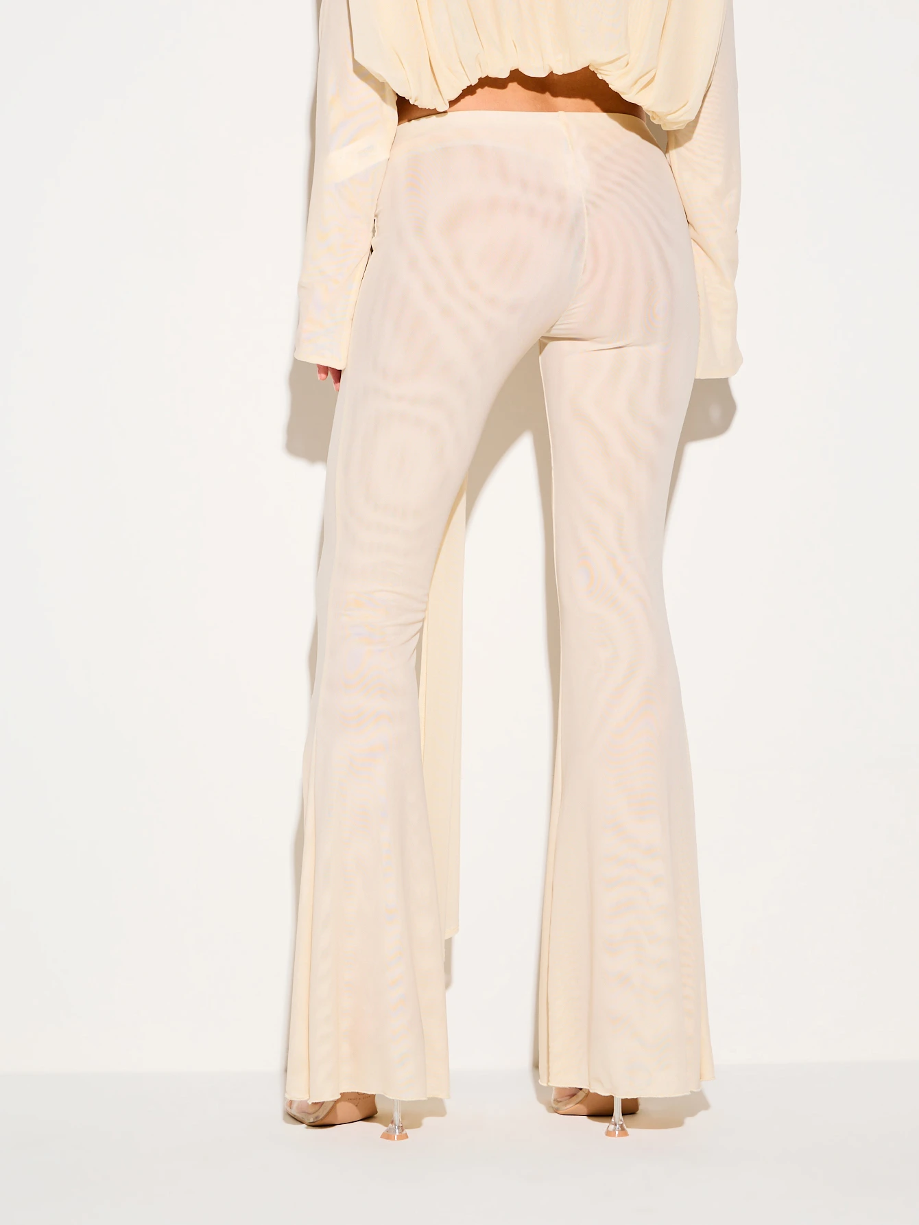 KIZN Pantalones acampanados de tiro alto con detalle de lazo