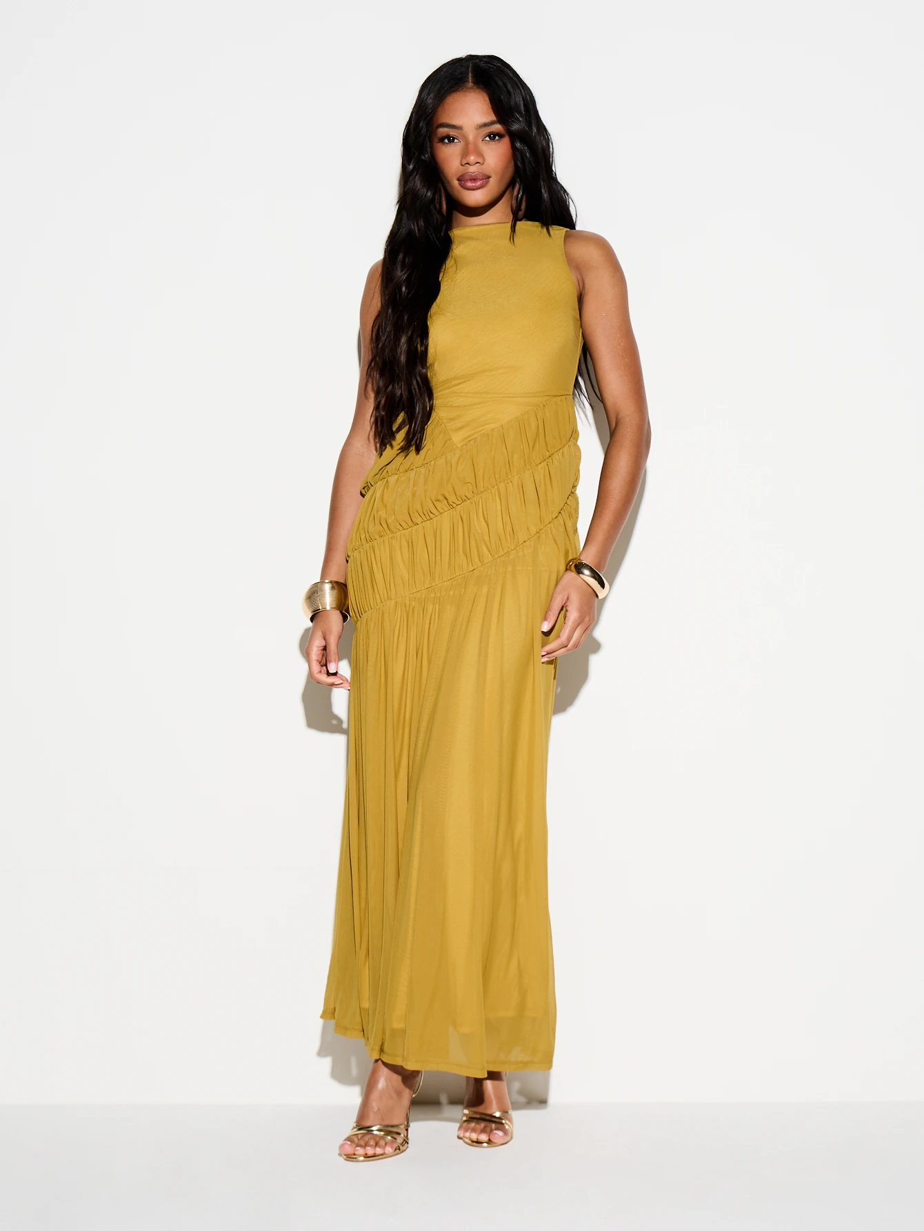 KIZN Maxikleid mit U-Boot-Ausschnitt, Raffungen und Fransen