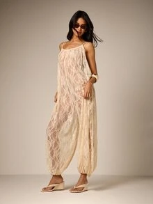AiiRZ Macacão feminino de renda com pernas bufantes e alças finas, transparente, ideal para saída de praia, férias de verão e resorts. - Branco - Ver 3