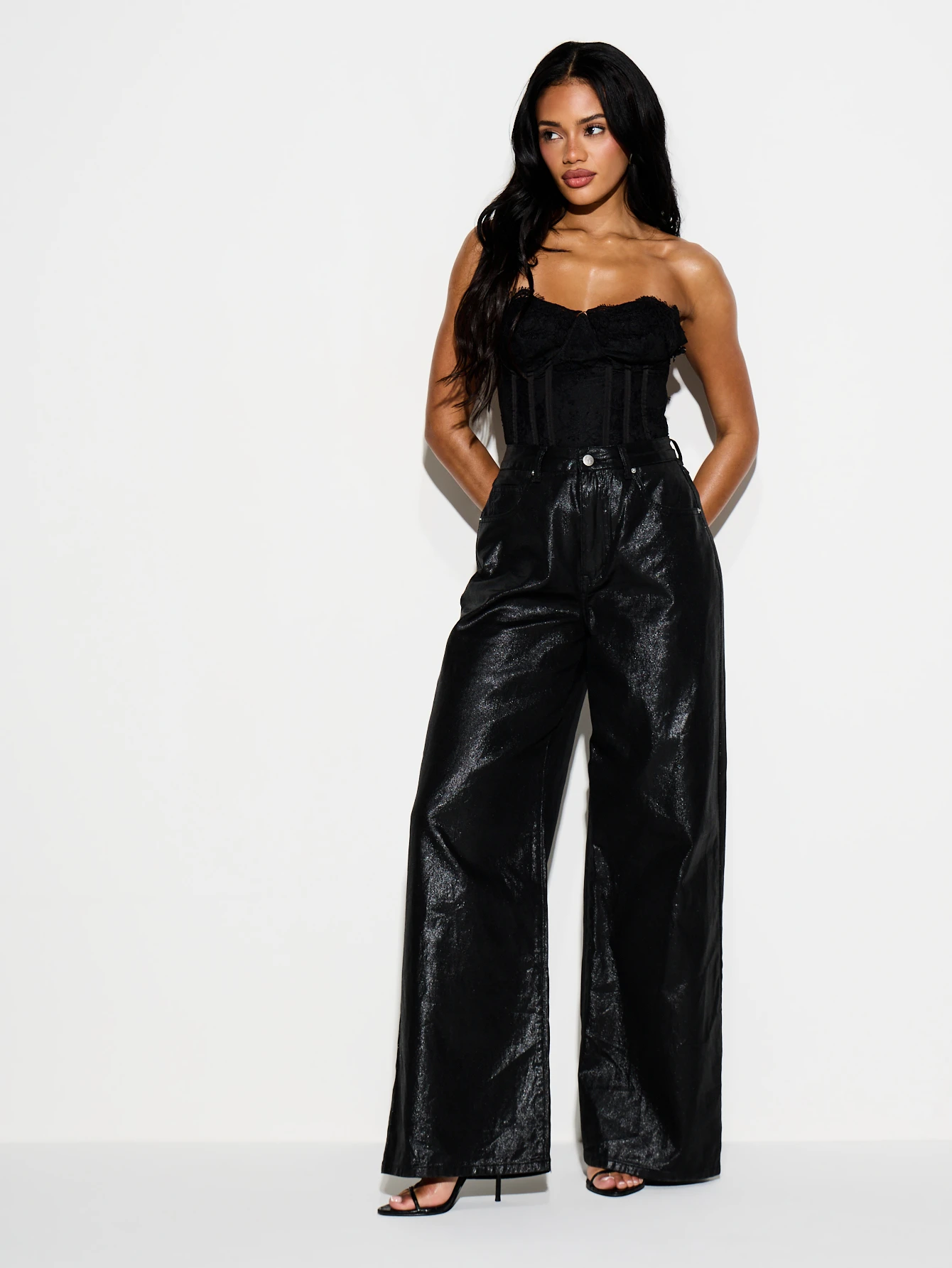 KIZN Strapless Lace Bustier Bodysuit With Sweetheart Neckline