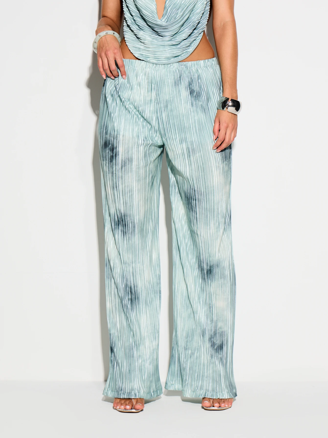 KIZN High Waisted Wide Leg Plisse Pants