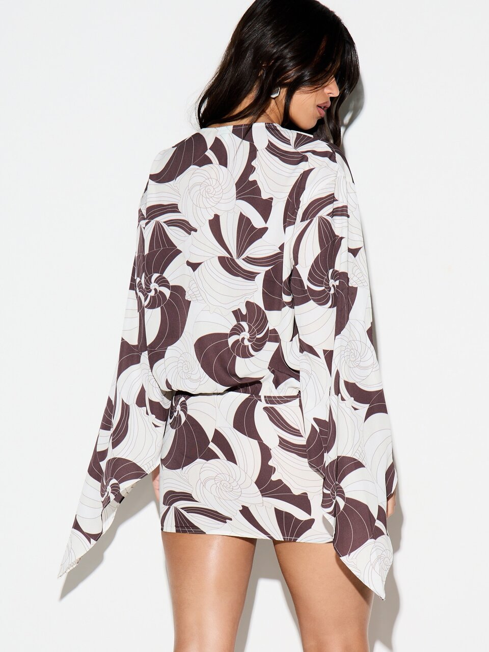 Robe mini à manches longues avec imprimé floral tourbillonnant, col en V profond, taille nouée, fluide, pour soirée, rendez-vous, automne