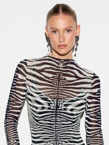 KIZN 长袖斑马纹紧身迷你连衣裙，高领设计，后背中央缝线细节 - 棕色 - 查看 5