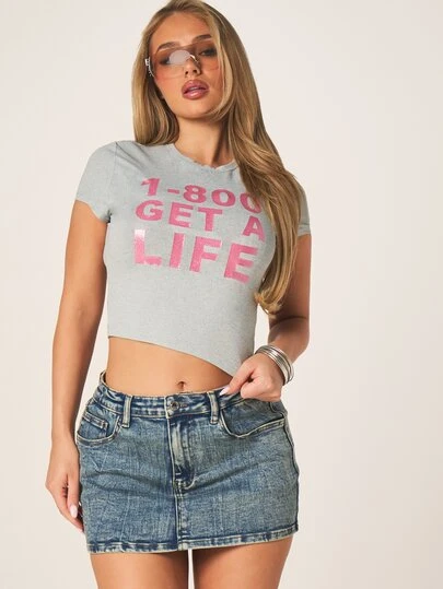MISSGUIDED Áo thun crop top màu xám dành cho nữ, tay ngắn, in chữ màu hồng, kiểu dáng thường ngày, thích hợp cho mùa hè.