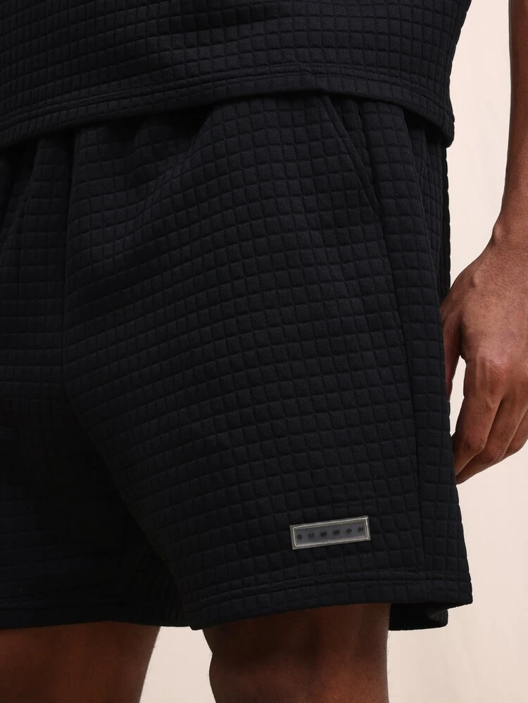 キルティングタンクトップと同系色ショーツのコーディネートセット、テクスチャ生地、ノースリーブ、夏向けコーデ