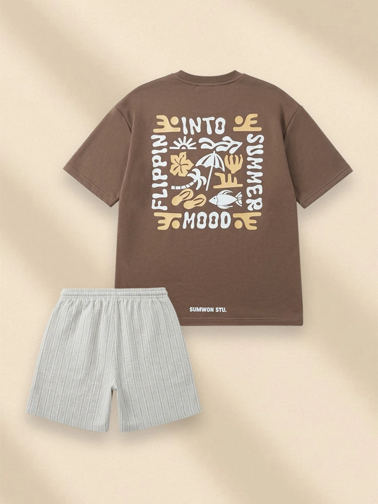 Conjunto de coordinado para preadolescentes con camiseta de manga corta con estampado gráfico "Mood Flippin Into Summer" de cuello redondo en marrón y shorts elásticos de cintura con rayas grises