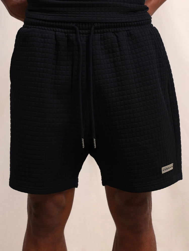 キルティングタンクトップと同系色ショーツのコーディネートセット、テクスチャ生地、ノースリーブ、夏向けコーデ