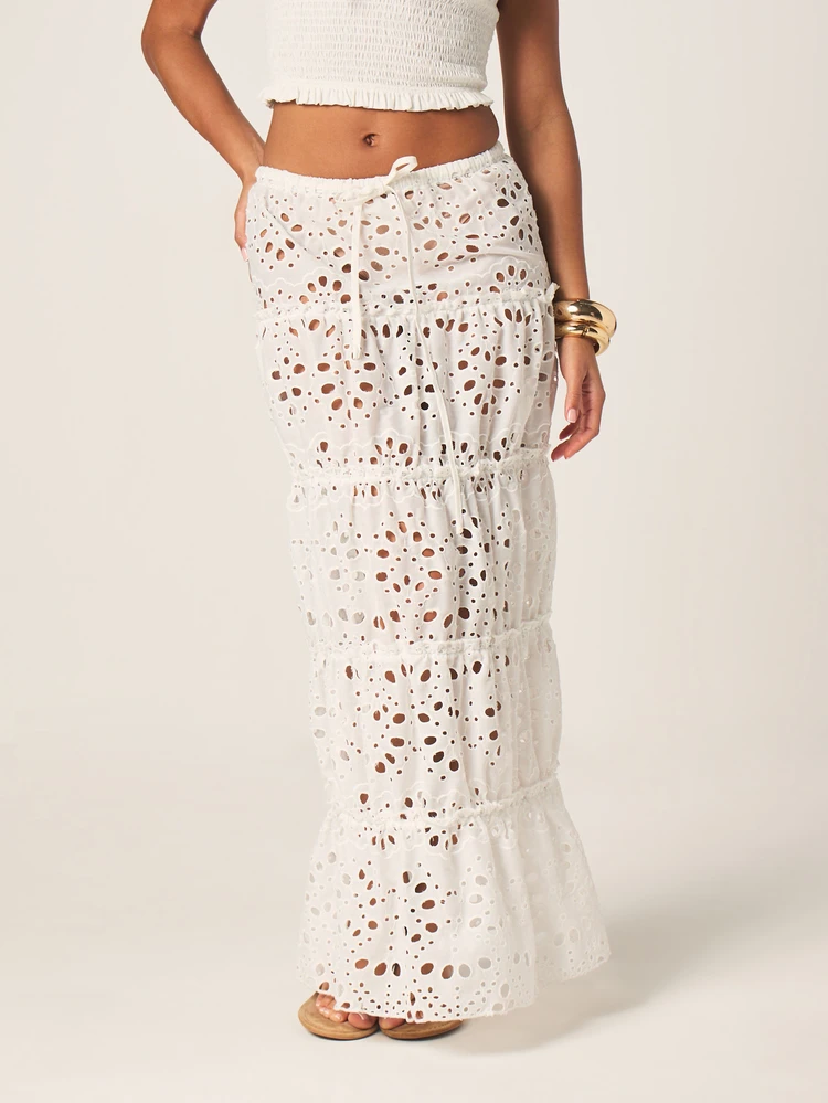 MISSGUIDED Bohemian White Broderie Anglaise Tiered Maxi Skirt With Cutout Eyelet Embroidery Ruffle Hem Beach Vacation Summer