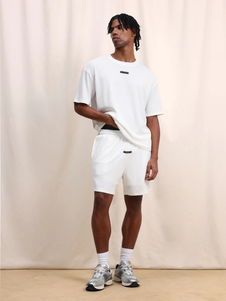 Conjunto de Camiseta de Manga Curta com Gola Careca Branca Oversized e Shorts Relaxados Co-Ord Conjunto de Roupas Casuais de Verão para Descanso