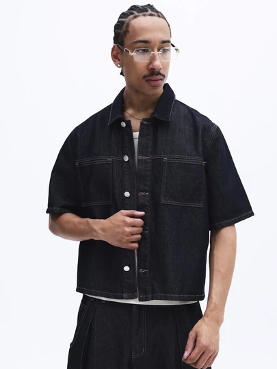 SUMWON Men Oversized Dark Wash Denim Short Sleeve Button Down Shirt With Chest Pockets Casual Weekend Style