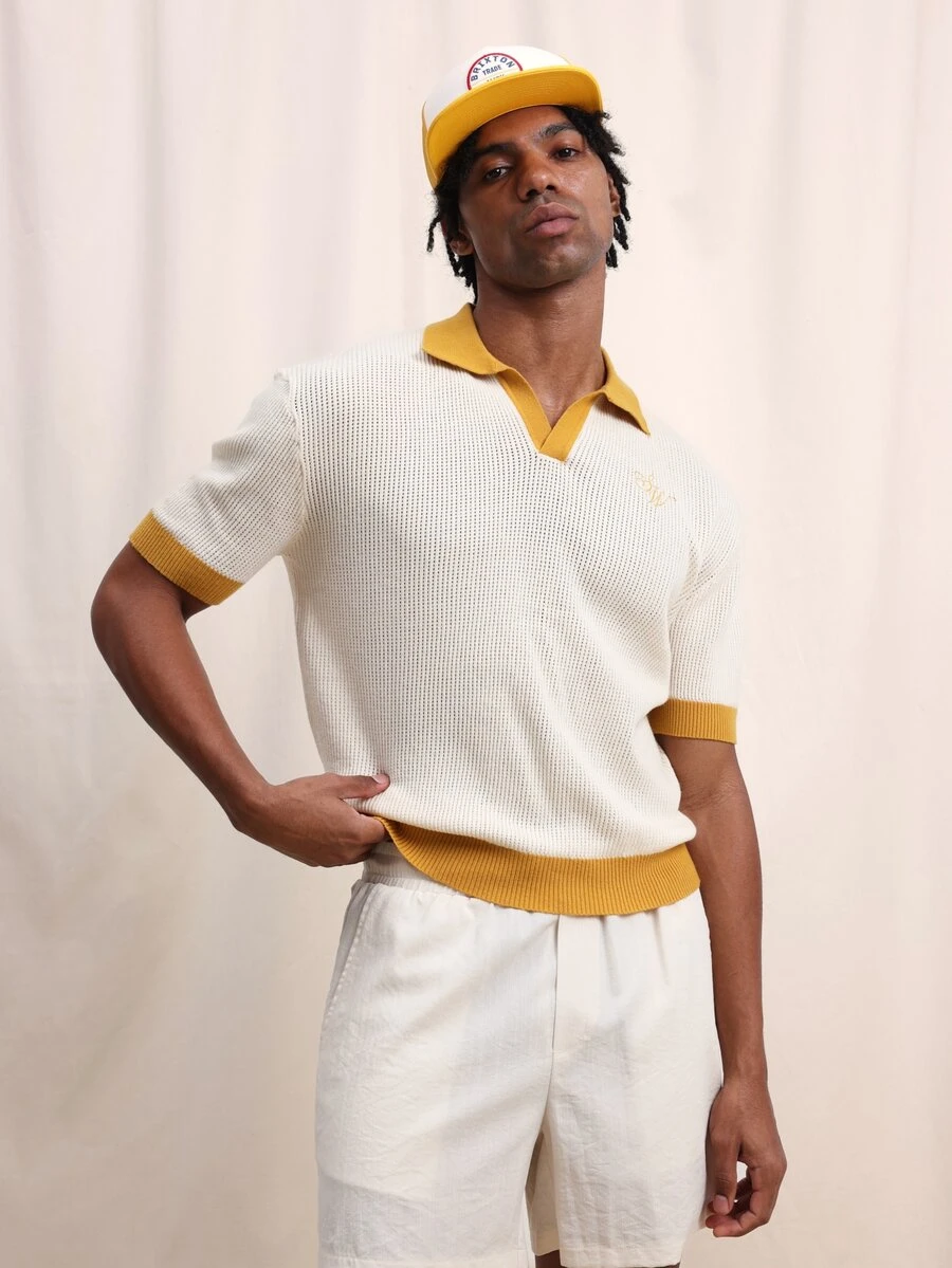 SUMWON Polo de punto abierto con ajuste cuadrado, cuello con contraste y manga corta, top casual de verano en color crema - Beis - Ver 1