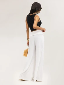 Dancing Leopard Black Sleeveless Plunge Crop Top, Everyday Weekend Wear - Black - View 2