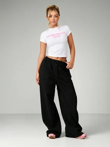 MISSGUIDED Áo thun croptop tay ngắn bằng cotton trắng với khẩu hiệu "Ironically Hot" và chữ in màu hồng, kiểu dáng casual, thời trang mùa hè. - trắng - Xem 4