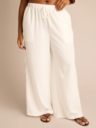 FASHION SZN 大码女式纹理阔腿裤，系带腰带，松紧舒适宽松版型，白色沙滩夏季度假裤，大码度假穿搭，都市短途旅行，机场出行，伊比沙岛风情，优雅舒适，带口袋，抽绳腰带，优雅可爱性感，适合度假沙滩装、日常罩衫等场合。