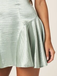 MISSGUIDED Đầm mini satin dáng xòe, cổ khoét sâu, tay ngắn, màu xanh lá cây nhạt, thích hợp cho tiệc tùng, dạ hội và các dịp trang trọng. - màu xanh lá - Xem 5