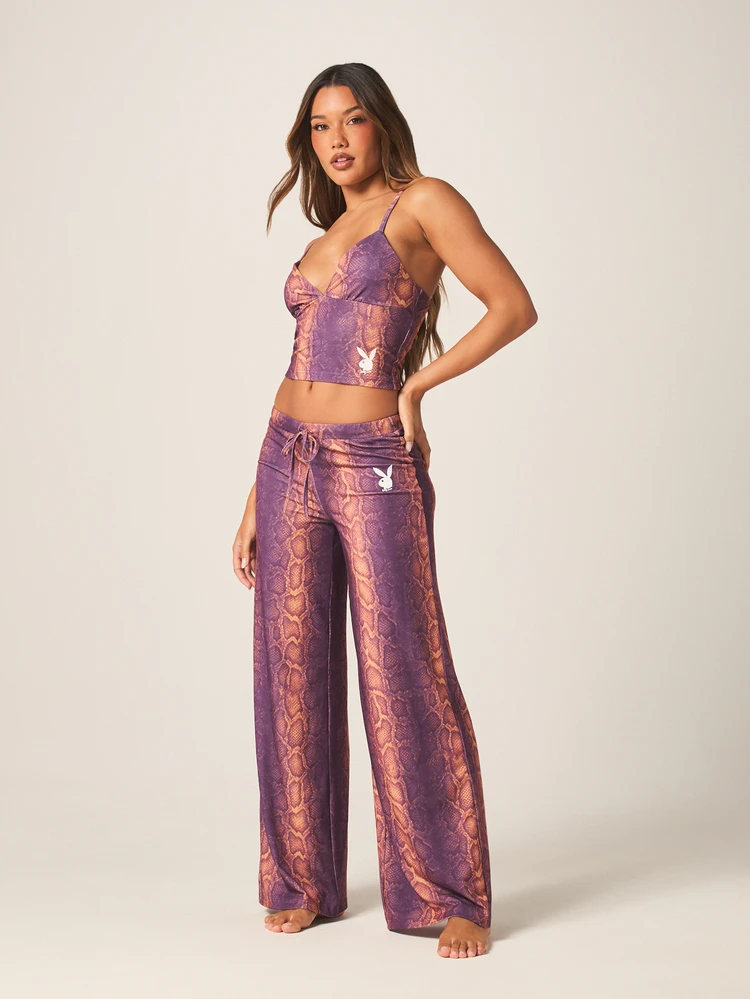 Missguided x Playboy パープルヘビ柄サテンパジャマセット Vネックキャミトップ ワイドレッグ ドローストリングパンツ ルームウェア 2ピース ナイトウェアセット