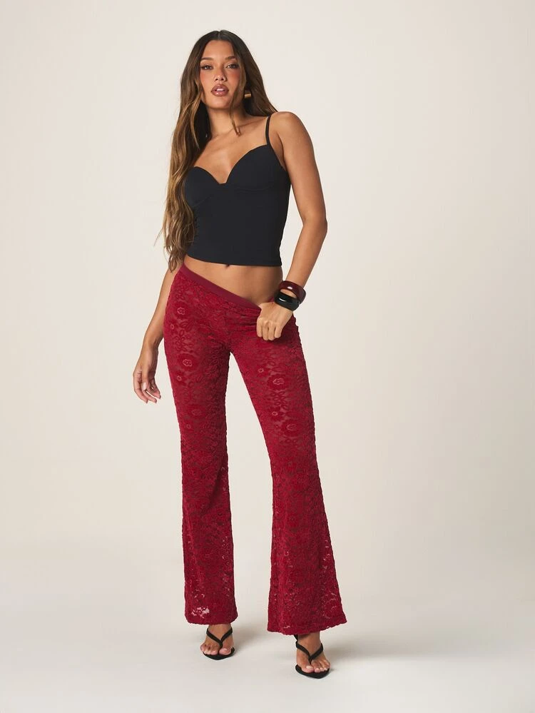 MISSGUIDED Pantaloni a zampa di elefante in pizzo rosso da donna con vita bassa e gamba ampia