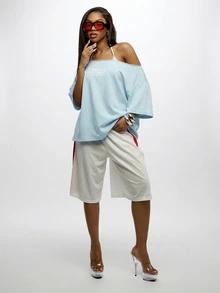 SUMWON WOMEN T-shirt ample et décontracté avec imprimé graphique pour femmes, style épaules dénudées, style de rue estival décontracté - Bleu ciel - Voir 7