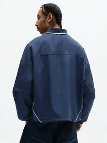 SUMWON 男士学院风宽松可拆卸袖 Polo 衫，印有数字，撞色领口，休闲街头风 - 藏蓝色 - 查看 2