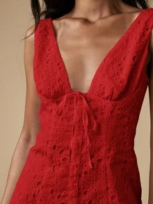MISSGUIDED Đầm ngắn cổ chữ V màu đỏ thêu ren Anh, có chi tiết buộc dây phía trước, không tay, thích hợp cho mùa hè, dự tiệc. Thiết kế khoét eo. - Đỏ - Xem 6