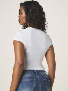 MISSGUIDED Áo thun nữ cổ tròn tay ngắn dáng crop top hiệu Future WAG với chữ in màu hồng. - trắng - Xem 2