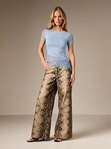 AiiRZ Lace Trim Asymmetric Short Sleeve T-Shirt With Delicate Floral Detailing Round Neck Casual Top - Blue - View 3