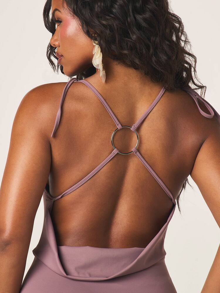 MISSGUIDED Seksowna, dopasowana mini sukienka damska z dekoltem typu lej i ramiączkami na plecach na randkę i imprezę latem