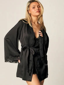 MISSGUIDED 奢华缎面短款睡袍，蕾丝边饰，长袖，贴身家居服睡衣，丝滑和服风格 - 黑色 - 查看 5