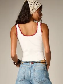 Women White Ribbed Tank Top With Contrast Red Stitching Detail Scoop Neck Sleeveless Summer Casual Vest - White - View 3