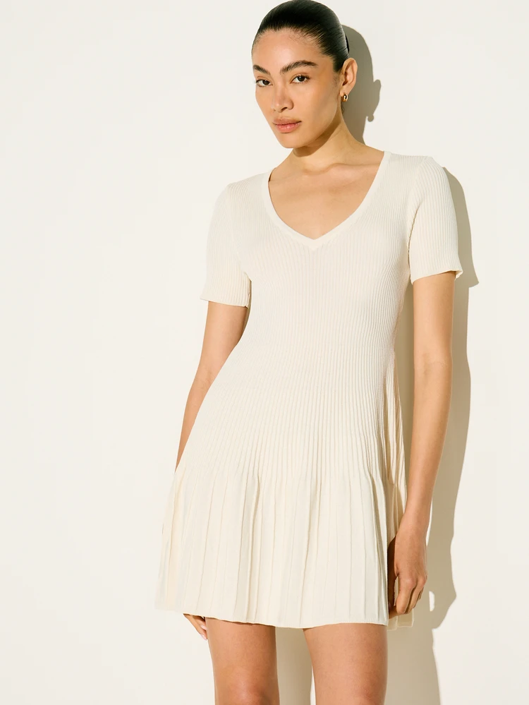 KSTM Ribbed Knit Short Sleeve V-Neck Mini Sweater Dress Cream White Casual Fall Winter Cozy Fitted A-Line Comfortable Everyday Wear