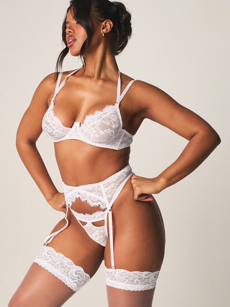 MISSGUIDED Seductive White Lace Lingerie Set Underwire Bra Garter Belt Thigh High Stockings For Occasions