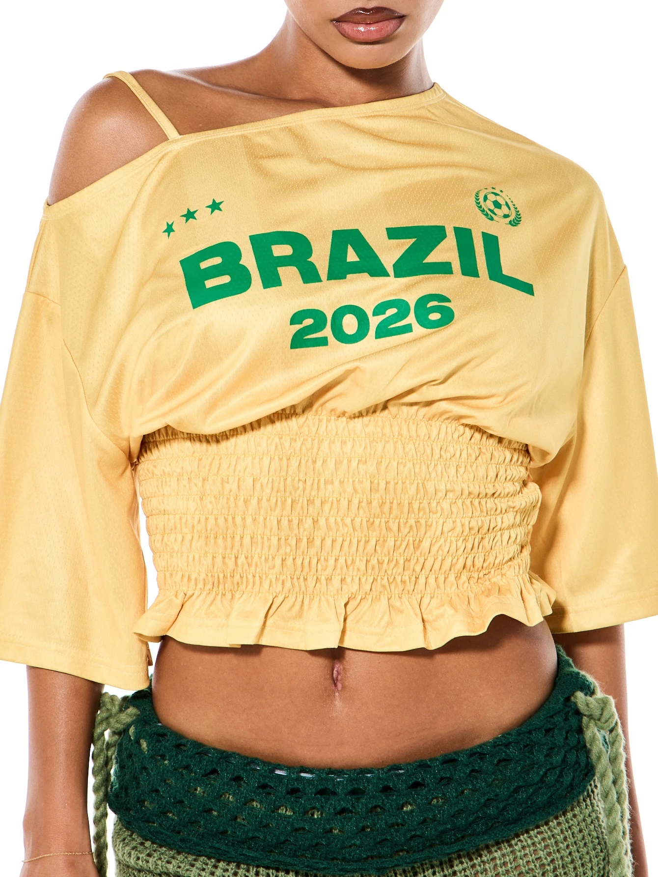SUMWON WOMEN Top court à épaules dénudées, taille froncée avec imprimé graphique et manches trois-quarts, Coupe du monde 2026 Streetwear sportif chic pour le jour de match, Maillot de football Blokecore