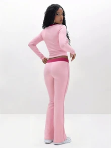 BABYPHAT Áo Henley tay dài dệt kim gân với hàng cúc phía trước và chi tiết viền tương phản. - Màu Hồng baby - Xem 2