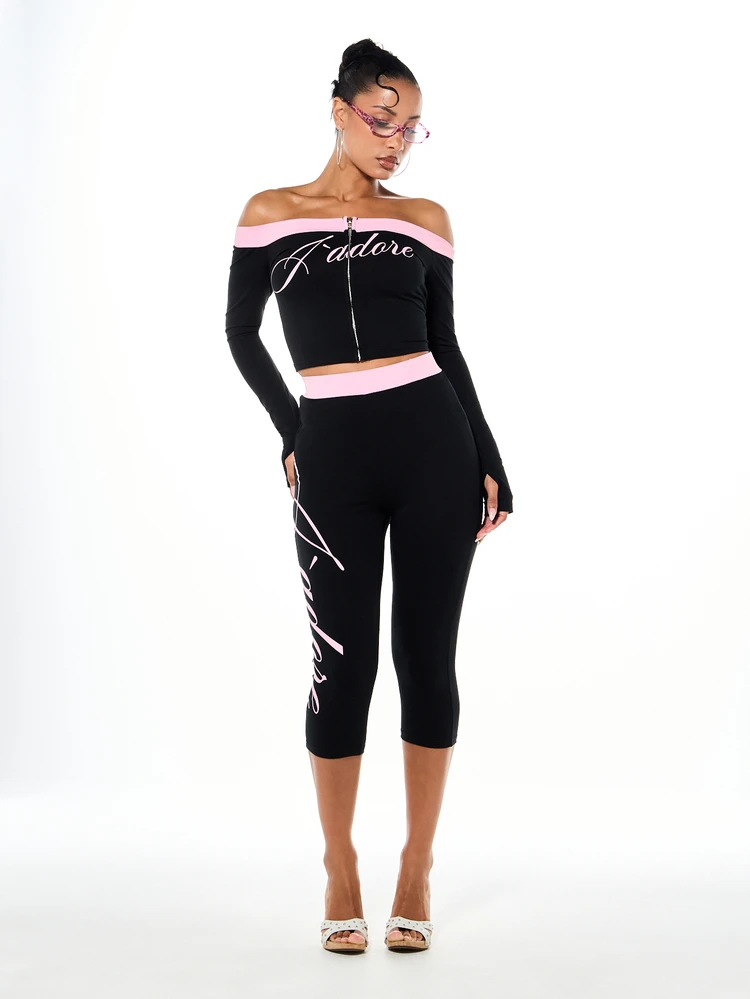 SUMWON WOMEN Caprileggings mit kontrastreichem Bund und seitlichem Schriftprint, Loungehose