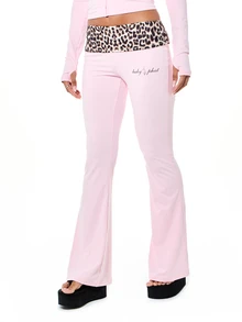 Quần ống loe nữ họa tiết da báo và chữ cái, BABYPHAT - Màu Hồng baby - Xem 2