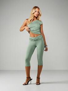 MISSGUIDED High Waisted Capri Leggings With Gold Hardware Ring Detail Sage Green Fold Over Waistband Casual Everyday Comfortable Fitted - Green - View 3