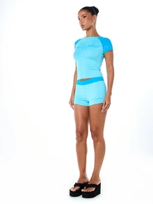 BABYPHAT Conjunto de verano informal de camiseta de manga raglán y pantalones cortos de cintura alta coordinados con texto en letra cursiva - Azul - Ver 5
