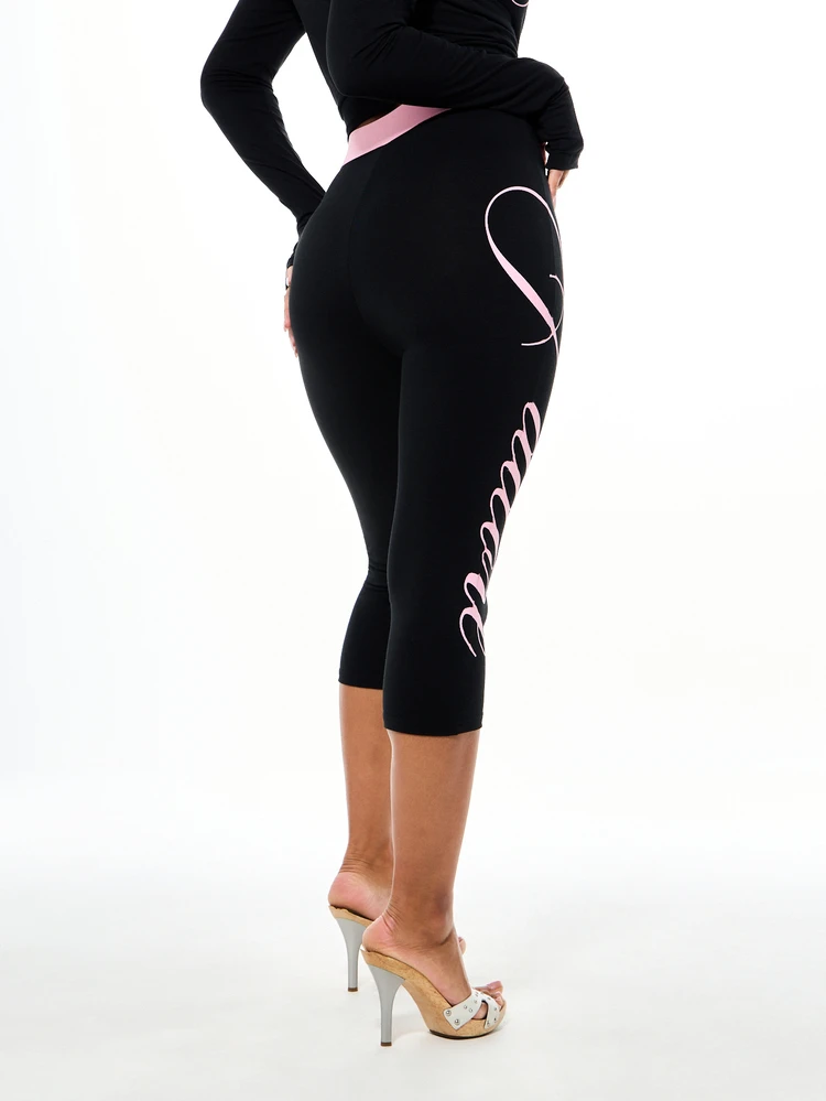 SUMWON WOMEN Caprileggings mit kontrastreichem Bund und seitlichem Schriftprint, Loungehose