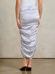 Rouah Đầm midi nữ màu xám bạc sang trọng, chất liệu satin bóng mượt, cạp cao, dáng ôm sát, thắt nút xoắn ở giữa và xếp ly bên hông, thích hợp cho các bữa tiệc, câu lạc bộ, buổi tối, mùa xuân hè. - Màu xanh nhạt - Xem 2