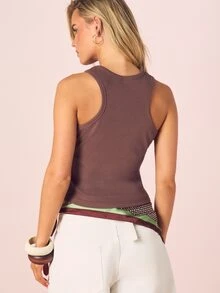 MISSGUIDED 无袖罗纹背心，圆领设计，修身剪裁，适合夏季休闲叠穿。 - 棕色 - 查看 2