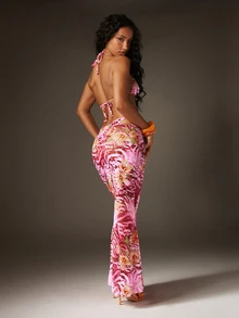 MISSGUIDED Ensemble de bikini triangle floral tropical avec paréo assorti rose. Tenue de plage d'été deux pièces - Rose bonbon - Voir 3