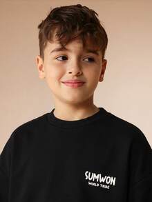 SUMWON Camiseta de cuello redondo de manga corta y hombros caídos con estampado de logo - Negro - Ver 5