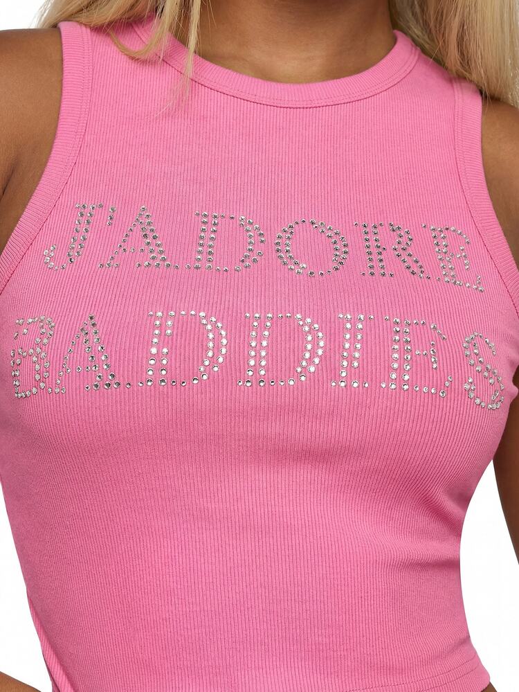 SUMWON WOMEN Top casual estivo con scollo a costine, senza maniche, con stampa in strass sul testo, taglio corto