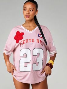 MISSGUIDED 波多黎各足球队球衣V领露脐上衣，饰有刺绣芙蓉花贴花和国旗图案 - 粉色 - 查看 6