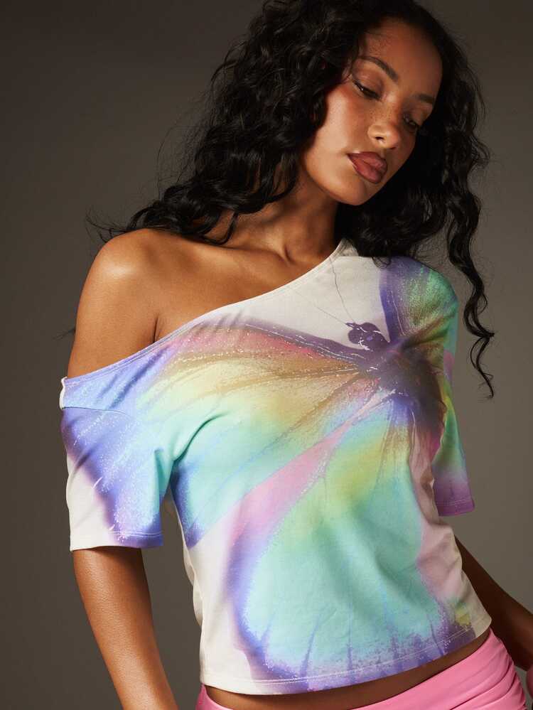 MISSGUIDED Camiseta de Manga Curta com Decote em V e Estampa de Borboleta, Design Gráfico Grande com Gradiente Arco-Íris Multicolorido Pastel, Casual de Verão