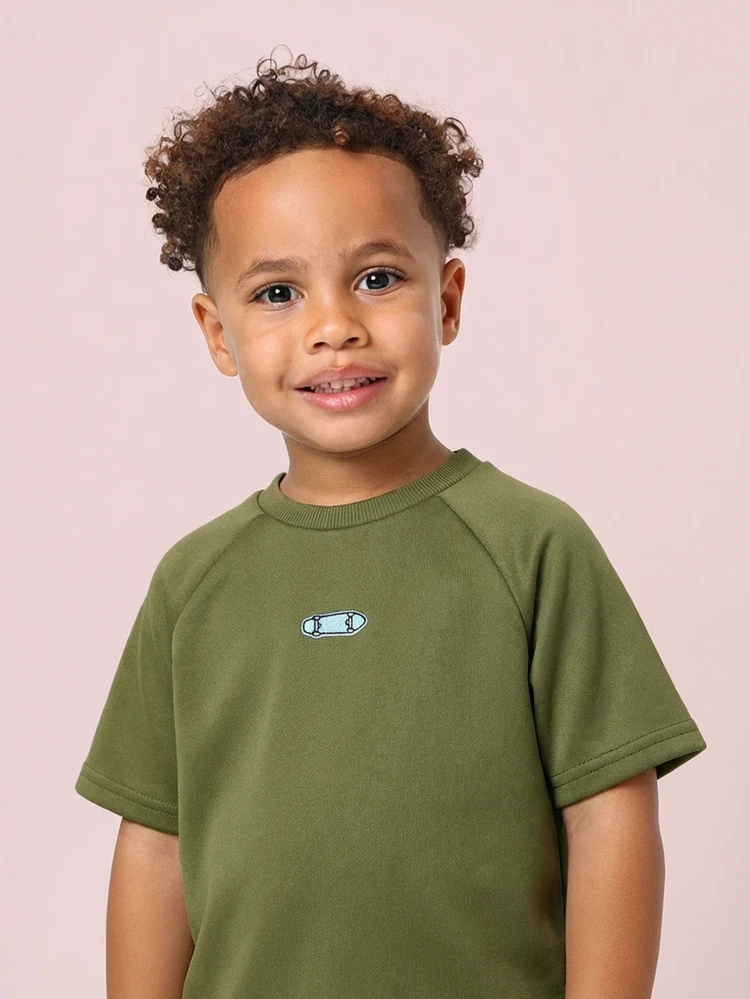 Oversized Skate Inspired Boys Crew Neck Short Sleeve Casual T-Shirt With Small Logo Detail