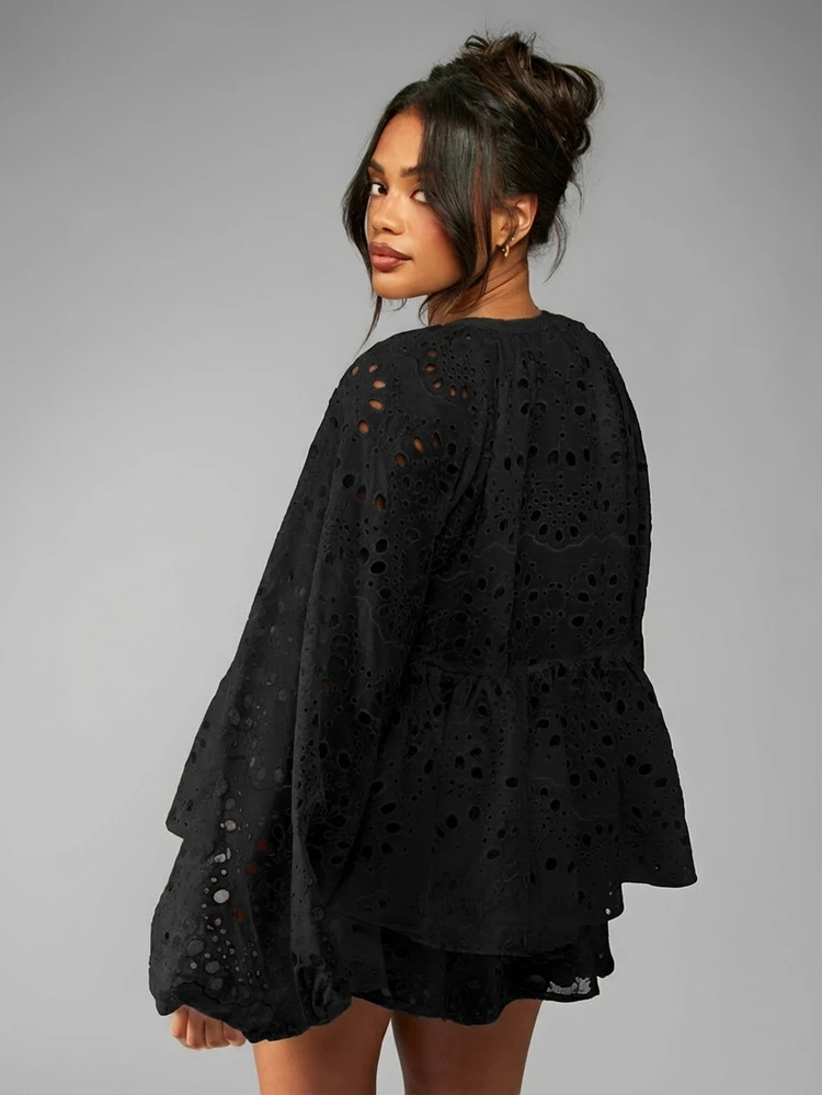 MISSGUIDED Broderie Anglaise Smock Co Ord Set With Floaty Shorts Eyelet Embroidered Two Piece Summer Boho Festival Outfit Lace Up Front Peasant Top