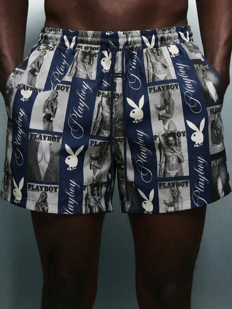 PLAYBOY X SUMWON Short de bain d'été avec imprimé de magazine, cordon de serrage et taille élastique. Maillot de bain pour la piscine, les vacances et le surf