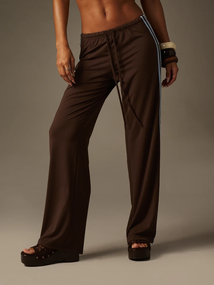 MISSGUIDED Low Rise Wide Leg Palazzo With Side Stripe Detail Flowy Casual Comfortable Everyday Elastic Waist Loungewear Relaxed Fit Track Pants For Fall Winter Spring